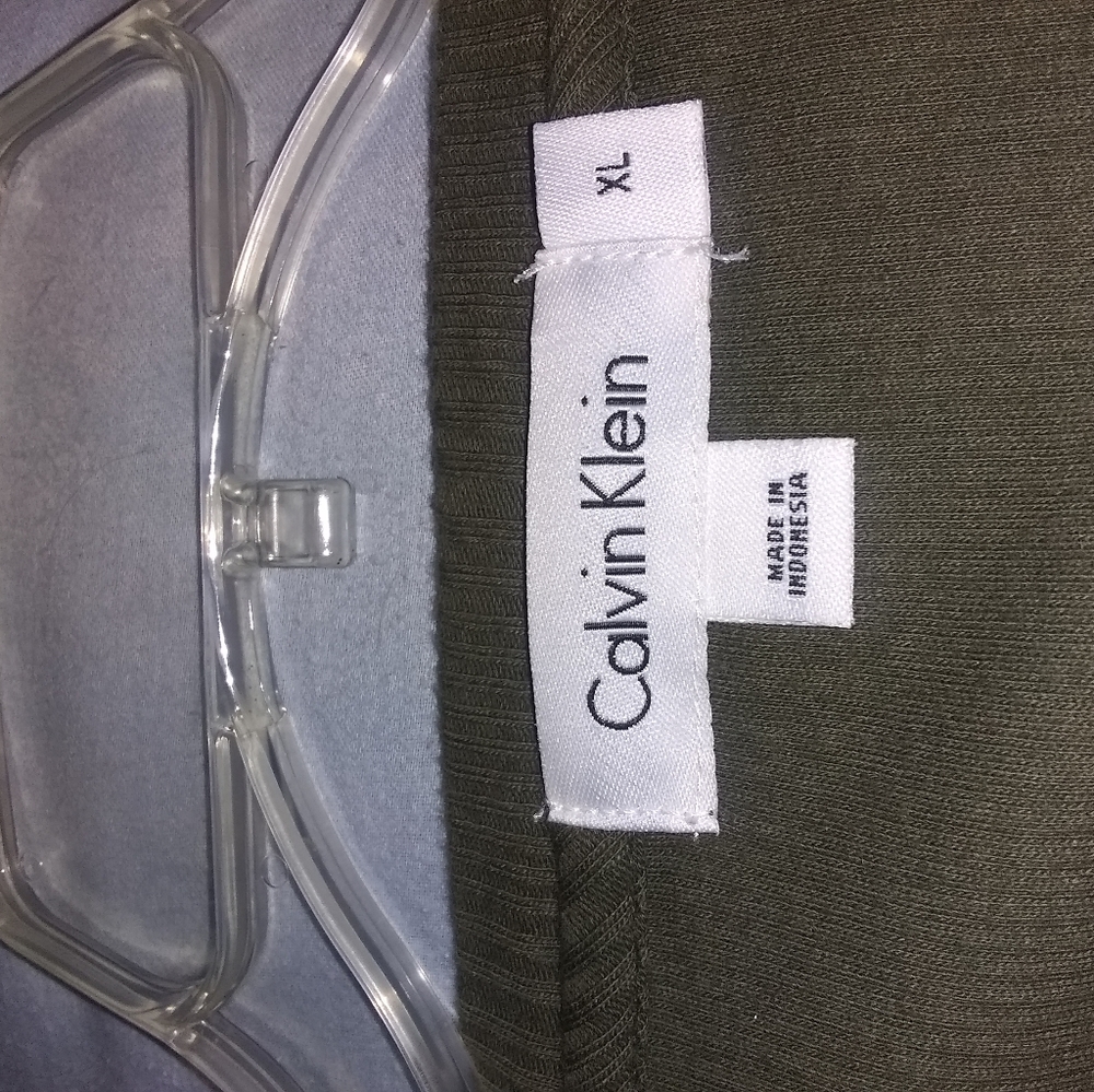Calvin Klein - Picture 4 of 4
